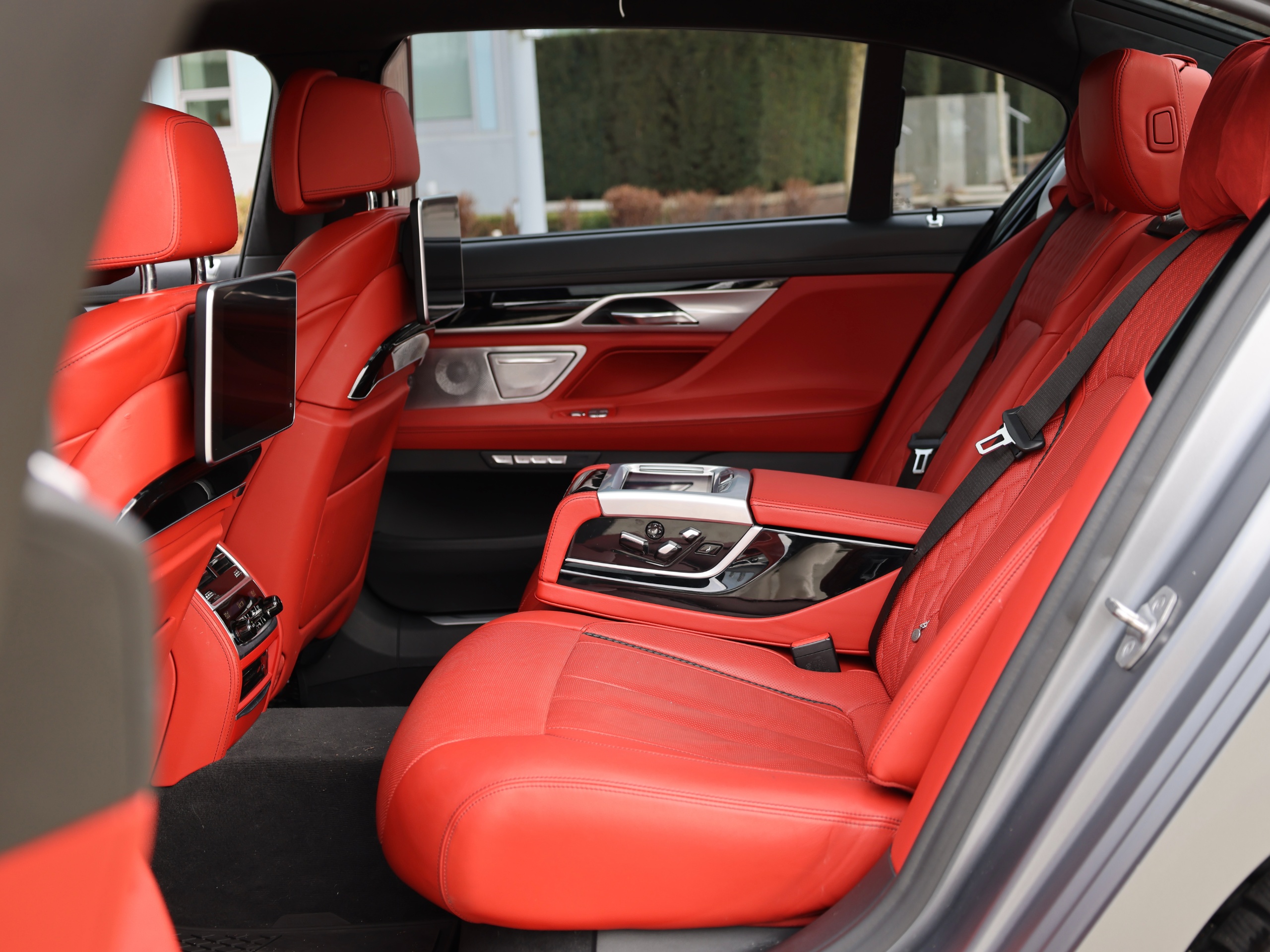 2018 BMW M760LI - Image 19